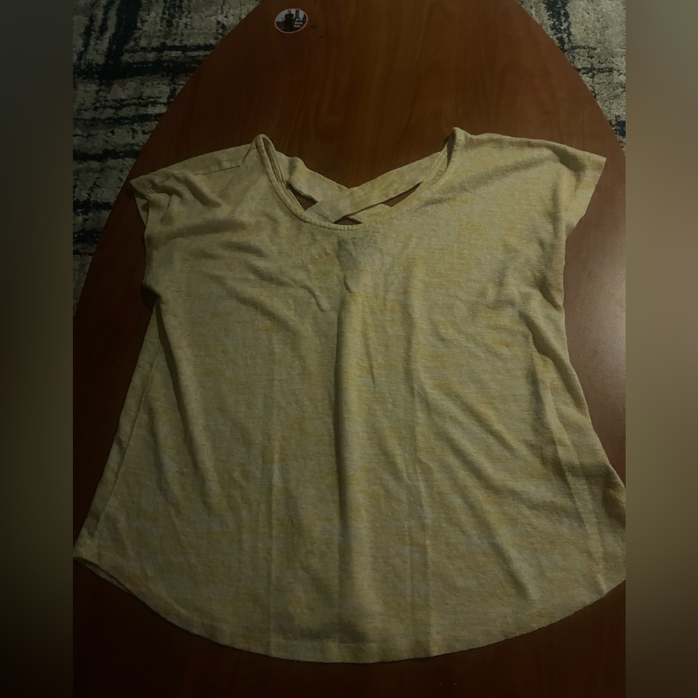 bobeau Light Yellow Short Sleeve V-Neck Tank